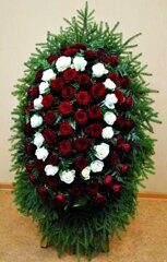 Венок из живых цветов ЖВ-21 "Роза композиция" (100 см)